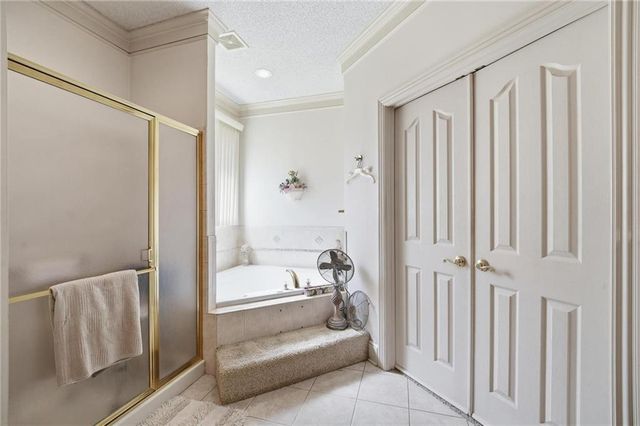 2701 W 137th Place, Leawood, KS 66224
