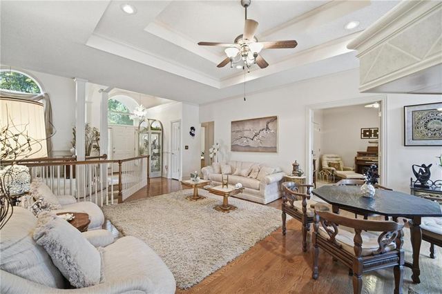 2701 W 137th Place, Leawood, KS 66224