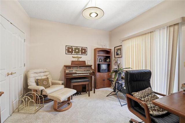 2701 W 137th Place, Leawood, KS 66224