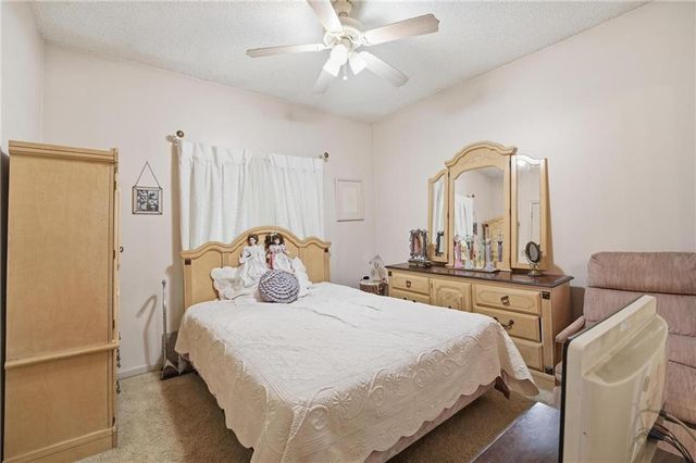 2701 W 137th Place, Leawood, KS 66224