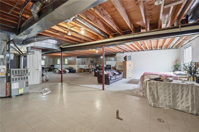 2701 W 137th Place, Leawood, KS 66224