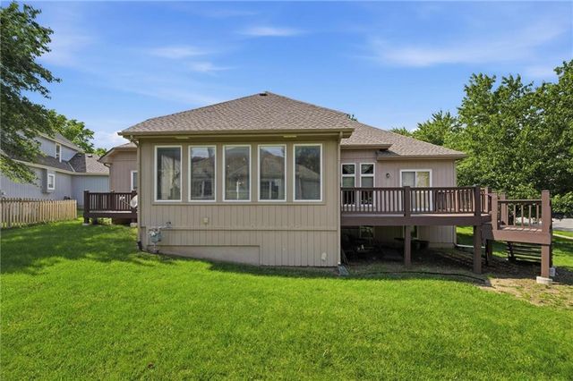 2701 W 137th Place, Leawood, KS 66224