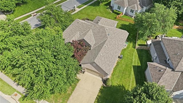 2701 W 137th Place, Leawood, KS 66224