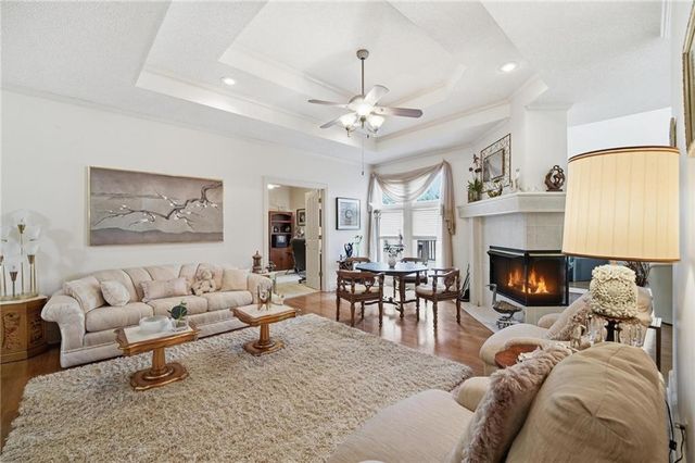 2701 W 137th Place, Leawood, KS 66224
