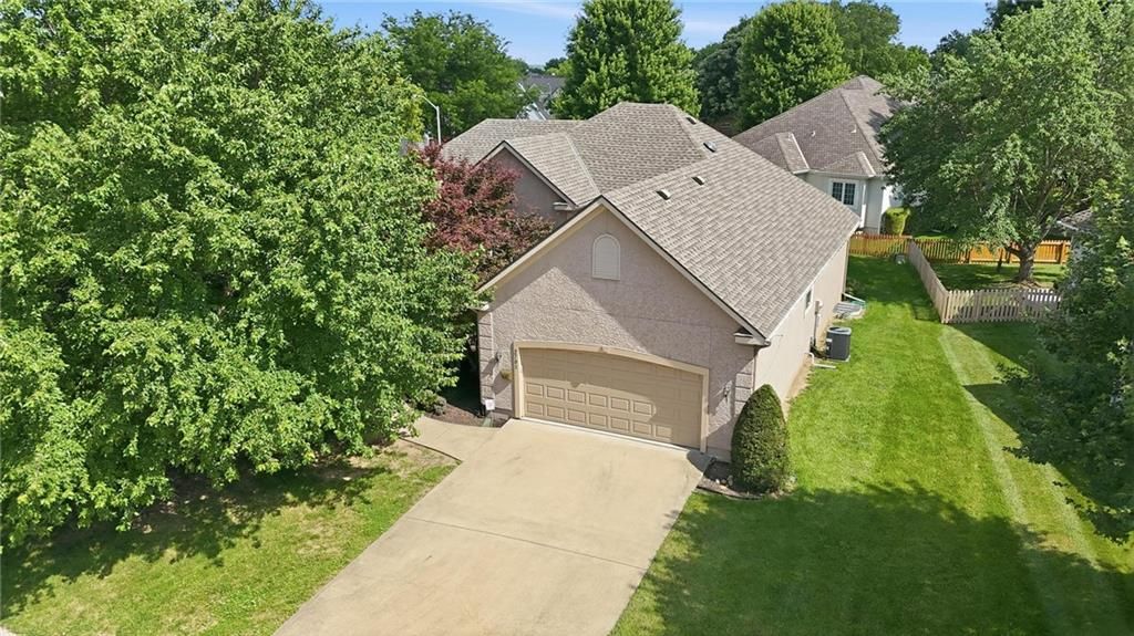 2701 W 137th Place, Leawood, KS 66224