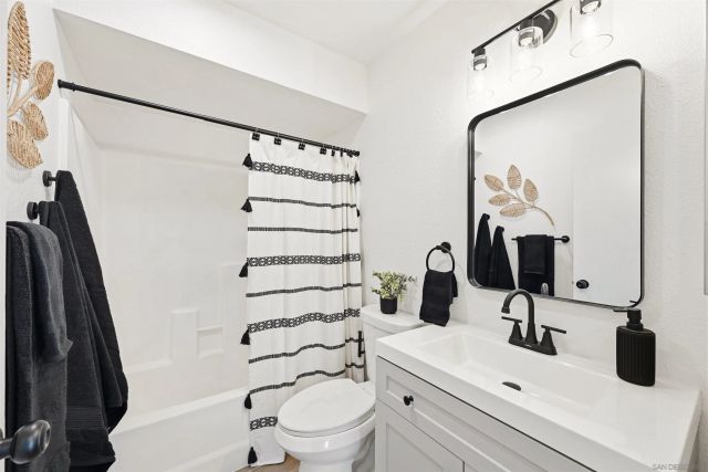 10219 Kerrigan St, Santee, CA 92071