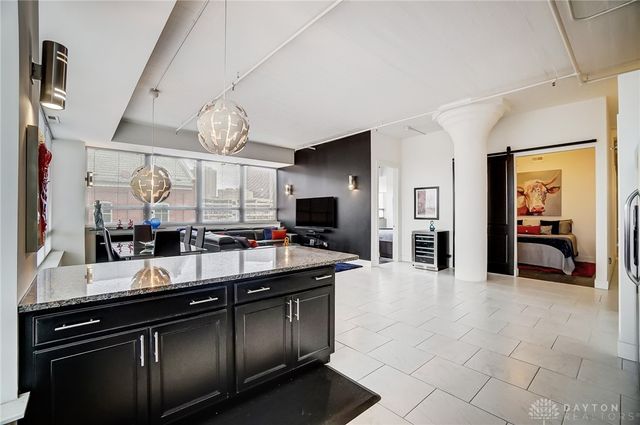 207 E 6th Street 302, Dayton, OH 45402