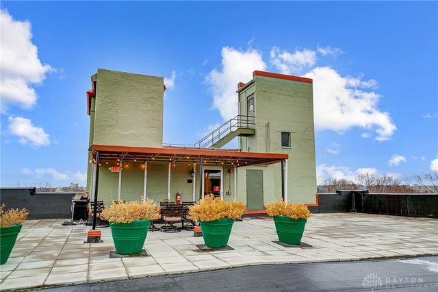207 E 6th Street 302, Dayton, OH 45402