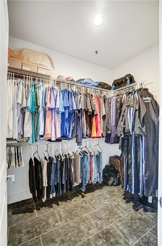 207 E 6th Street 302, Dayton, OH 45402