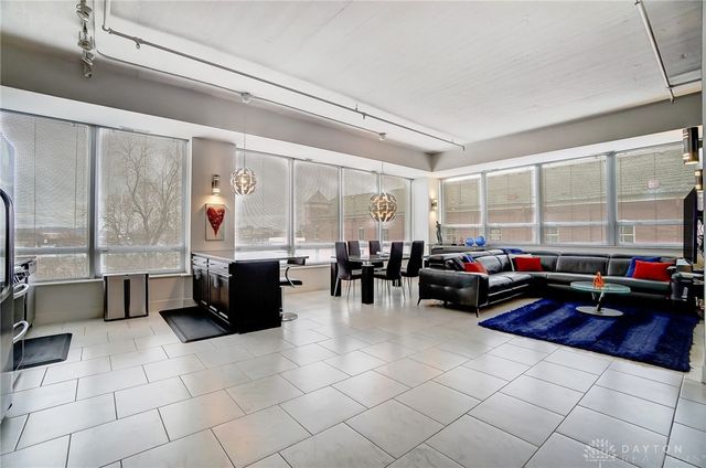 207 E 6th Street 302, Dayton, OH 45402