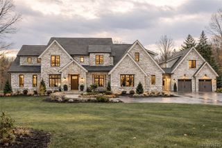 8607 Woodside Drive, Clarence, NY 14031