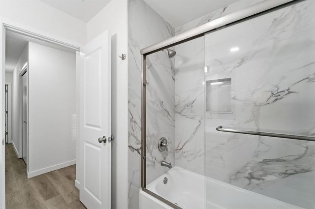 2208 Sunmist Ln, Modesto, CA 95355