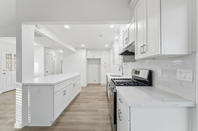 2208 Sunmist Ln, Modesto, CA 95355