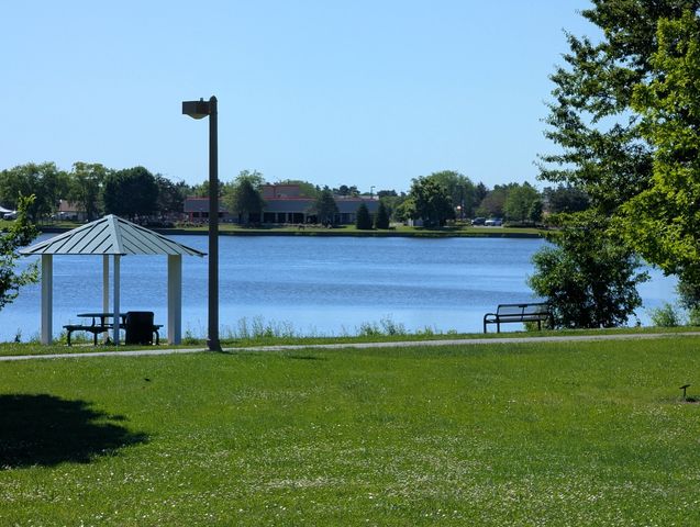 1003 Centurion Lane 7, Vernon Hills, IL 60061