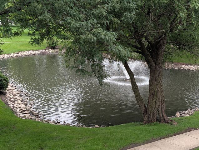 1003 Centurion Lane 7, Vernon Hills, IL 60061