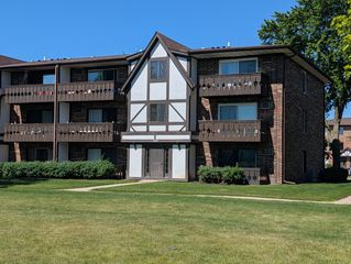 1003 Centurion Lane 7, Vernon Hills, IL 60061