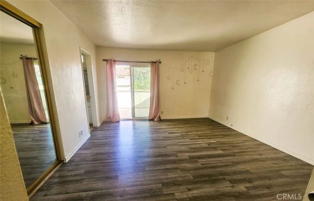 1337 W Latham, Hemet, CA 92543