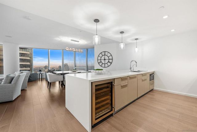888 W E Street 3904, San Diego, CA 92101