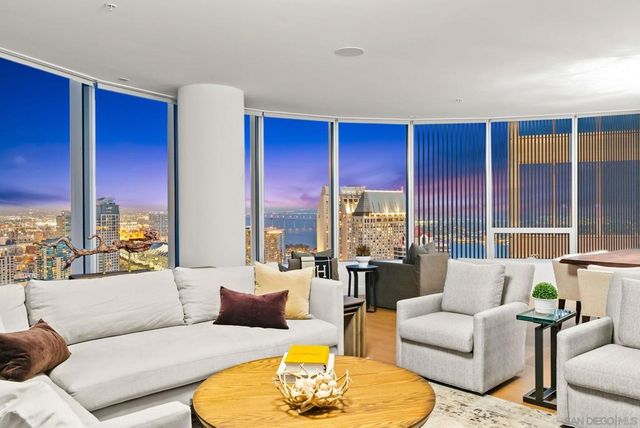 888 W E Street 3904, San Diego, CA 92101