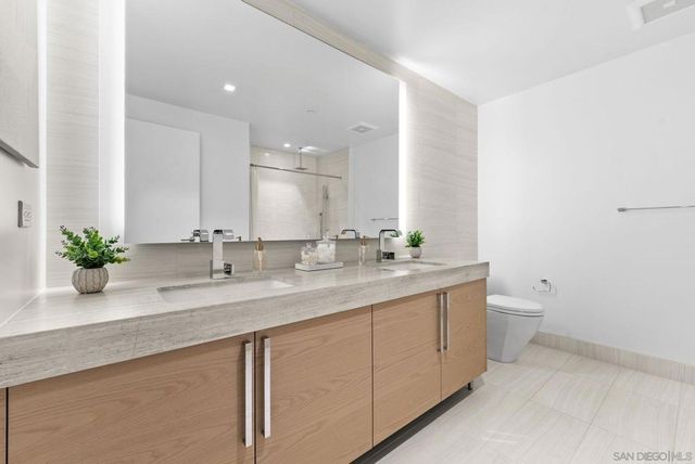 888 W E Street 3904, San Diego, CA 92101