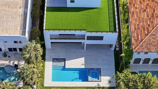 3318 NE 16th Pl, Fort Lauderdale, FL 33305