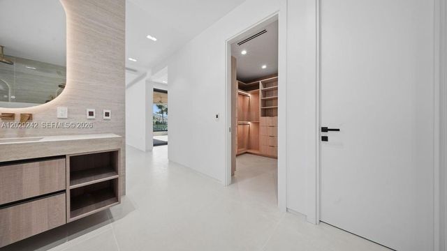 3318 NE 16th Pl, Fort Lauderdale, FL 33305