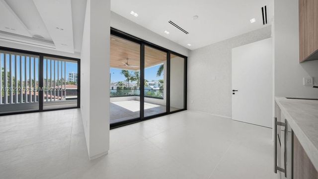 3318 NE 16th Pl, Fort Lauderdale, FL 33305