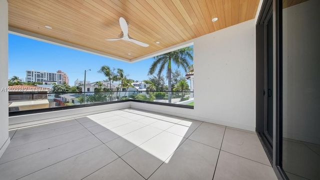 3318 NE 16th Pl, Fort Lauderdale, FL 33305
