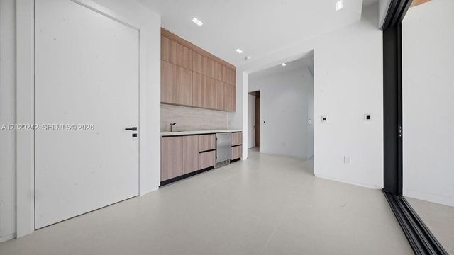 3318 NE 16th Pl, Fort Lauderdale, FL 33305