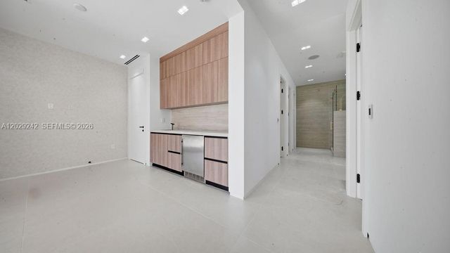 3318 NE 16th Pl, Fort Lauderdale, FL 33305