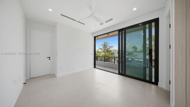 3318 NE 16th Pl, Fort Lauderdale, FL 33305