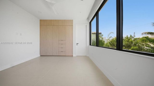 3318 NE 16th Pl, Fort Lauderdale, FL 33305