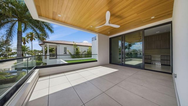 3318 NE 16th Pl, Fort Lauderdale, FL 33305