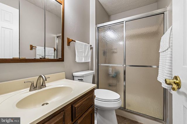 7040 JOHNNYCAKE RD, Baltimore, MD 21244