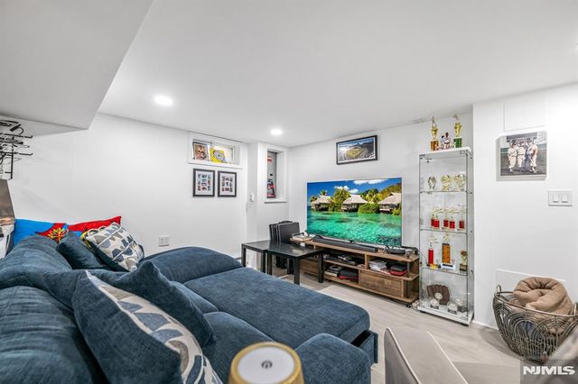 21 Kipp Avenue, Lodi, NJ 07644