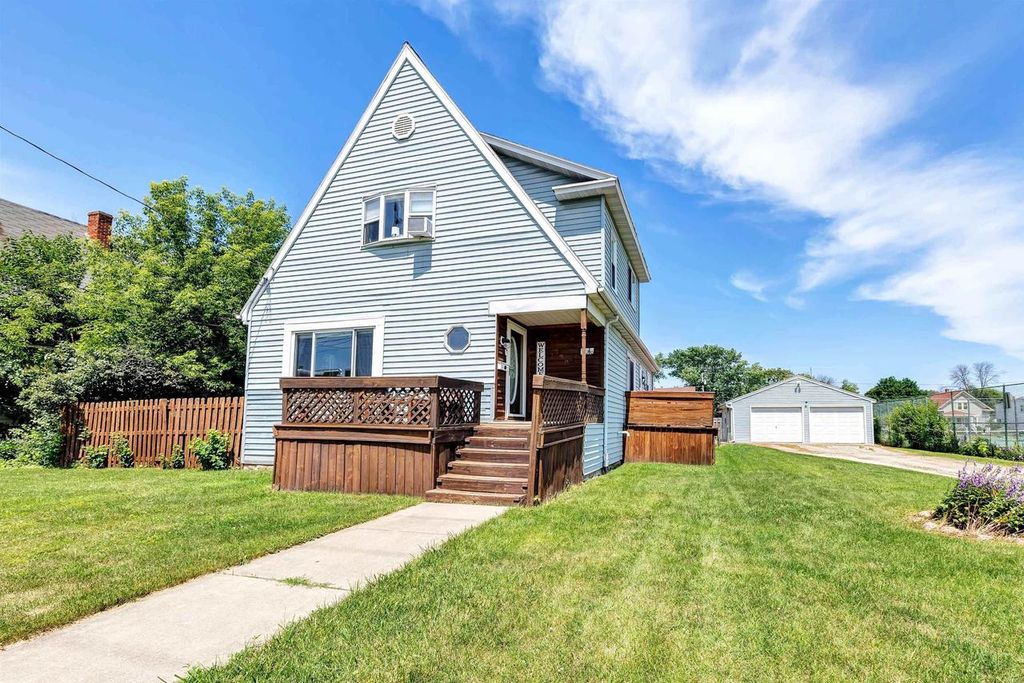 320 E FRANKLIN AVENUE, Neenah, WI 54956