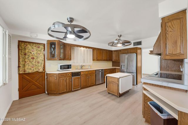 6902 E Calle Canis, Tucson, AZ 85710