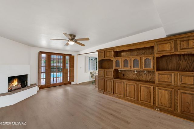 6902 E Calle Canis, Tucson, AZ 85710