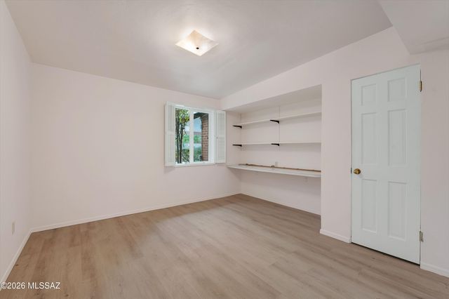 6902 E Calle Canis, Tucson, AZ 85710
