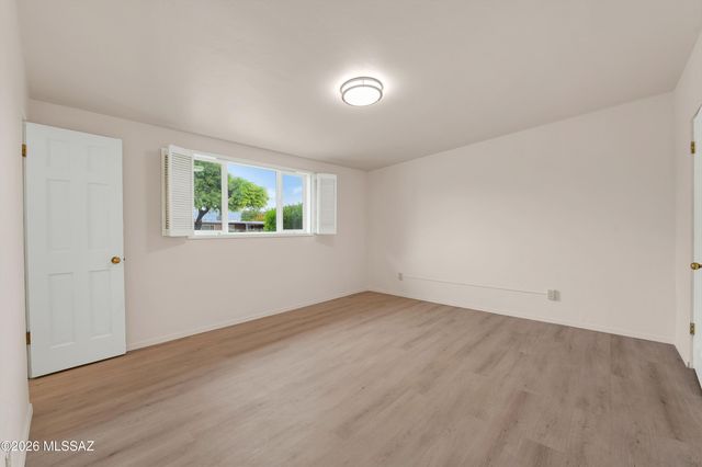 6902 E Calle Canis, Tucson, AZ 85710