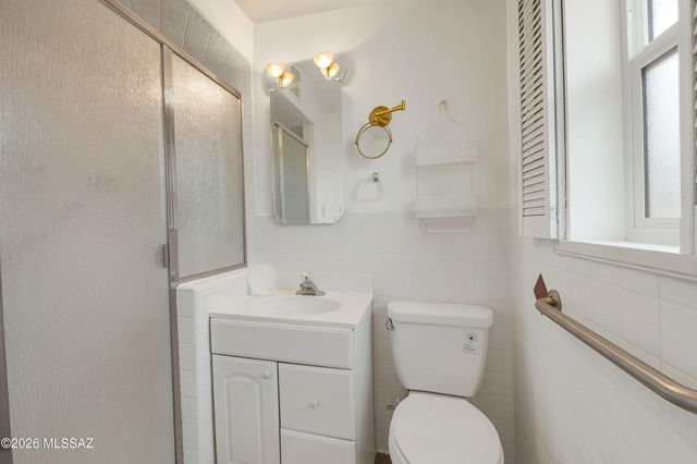 6902 E Calle Canis, Tucson, AZ 85710