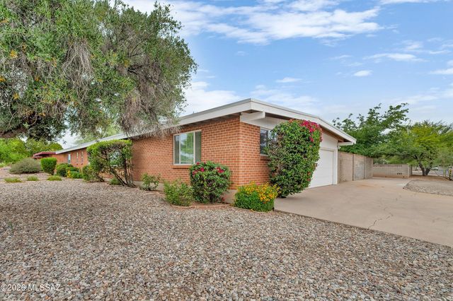 6902 E Calle Canis, Tucson, AZ 85710