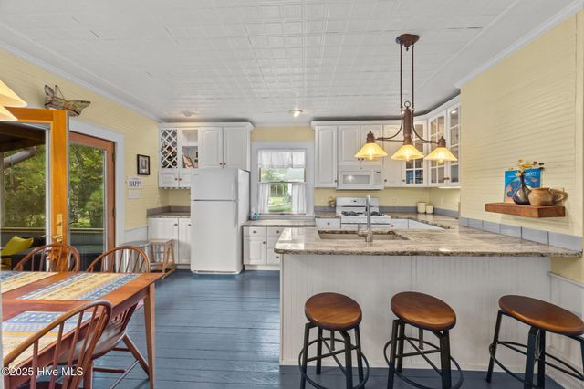 4227 Orchard Creek Road, Oriental, NC 28571