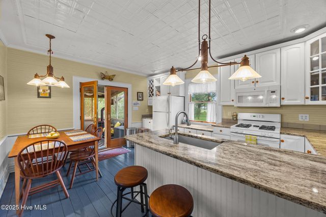 4227 Orchard Creek Road, Oriental, NC 28571