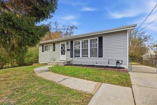 689 Conover Lane, St Louis, MO 63126