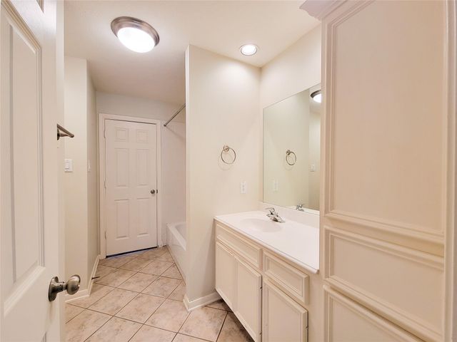 2717 La Branch Street, Houston, TX 77004