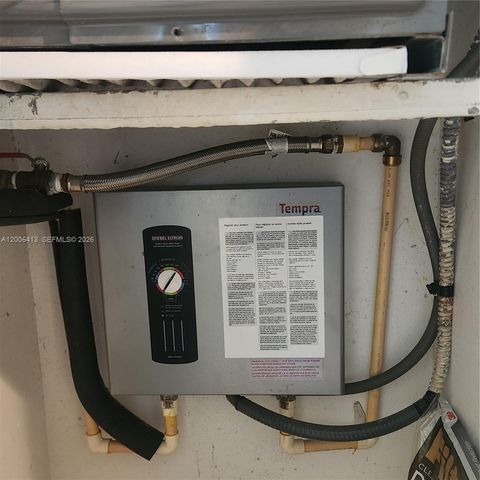 16501 Blatt Blvd 204, Weston, FL 33326