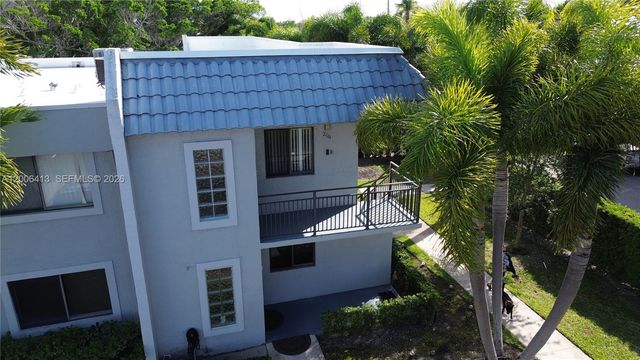 16501 Blatt Blvd 204, Weston, FL 33326