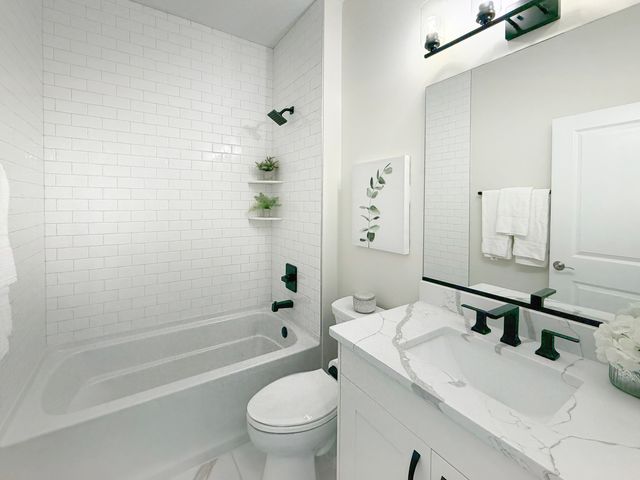 11690 Ryann Road, Huntley, IL 60142