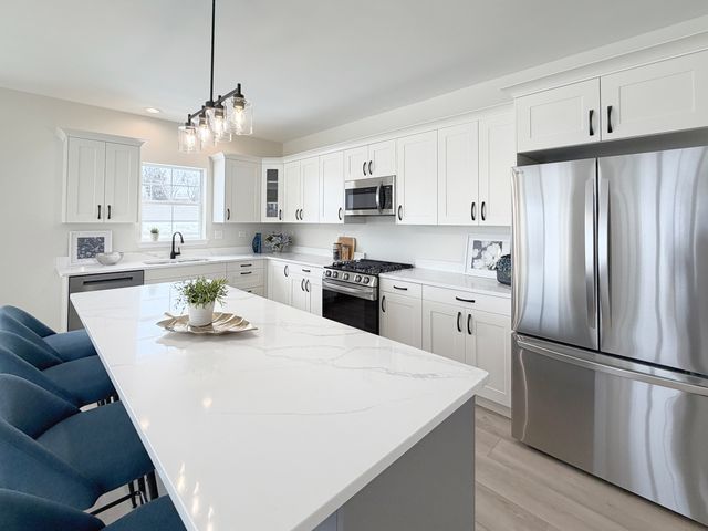 11690 Ryann Road, Huntley, IL 60142